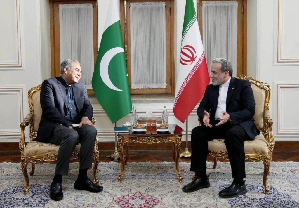 Pakistan İçişleri Bakanı İran’da Temaslarda Bulundu